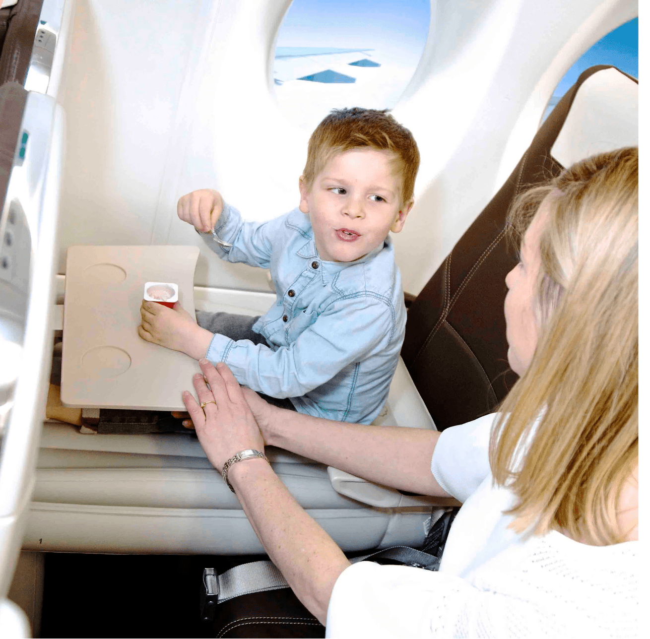 Inflatable bed for kids made of durable PVC, designed for easy setup and travel, perfect for airplane use. 2