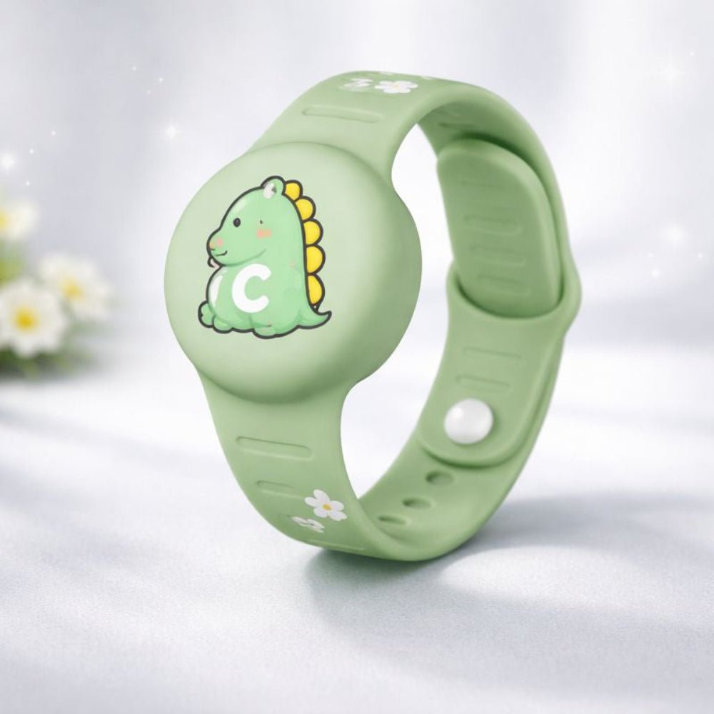 Kids GPS Tracker Wristband with adjustable silicone band, featuring a vibrant kid-friendly design for easy location tracking. 0