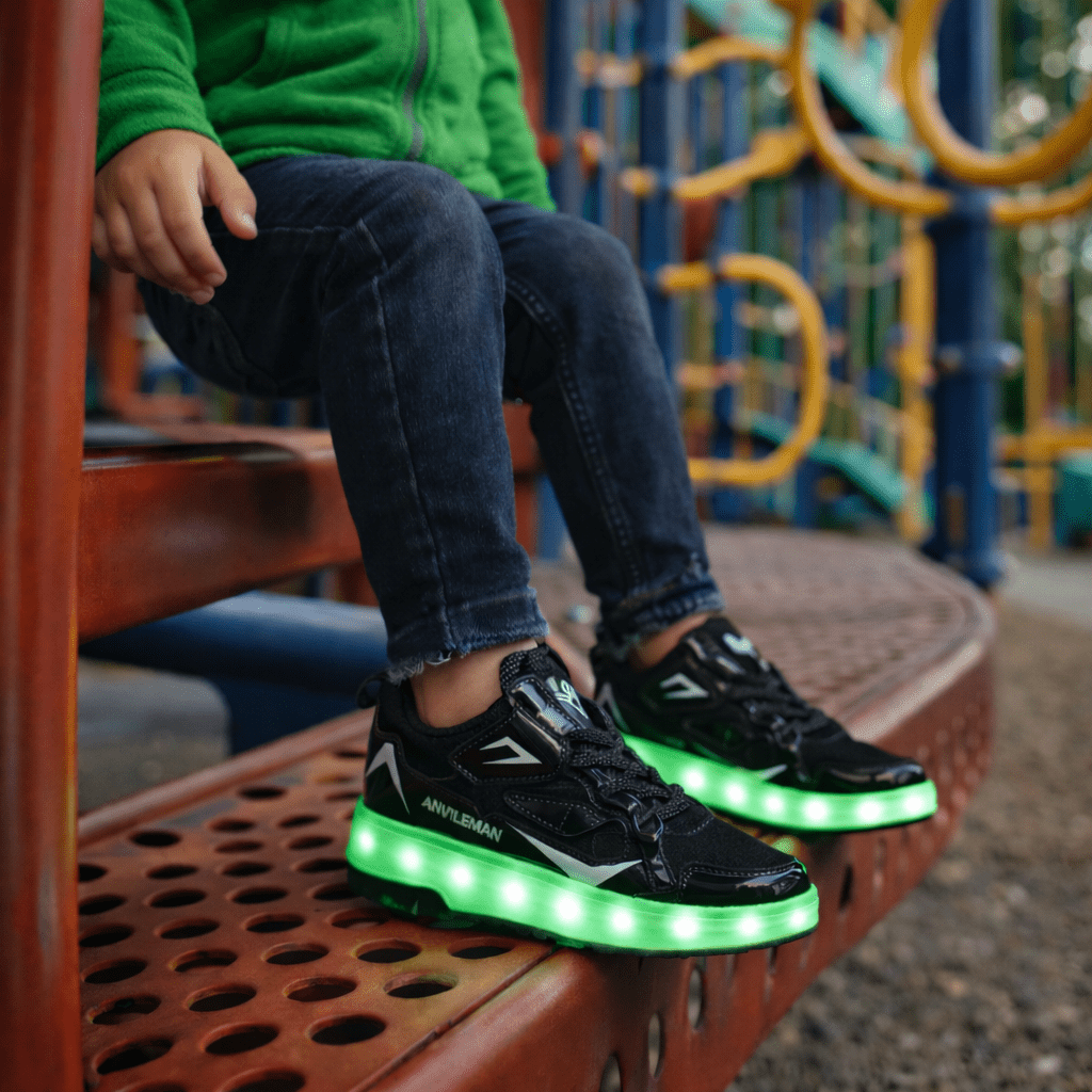 Kids shoes featuring LED lights and rolling wheels, designed with an easy Velcro closure for active play and fun outdoor adventures. 3