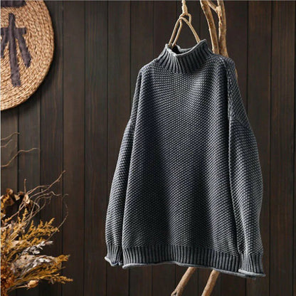 Knitted sweater for women in a wool cotton blend, featuring supreme warmth, a relaxed fit, and a classic crew neck design, machine washable for easy 4