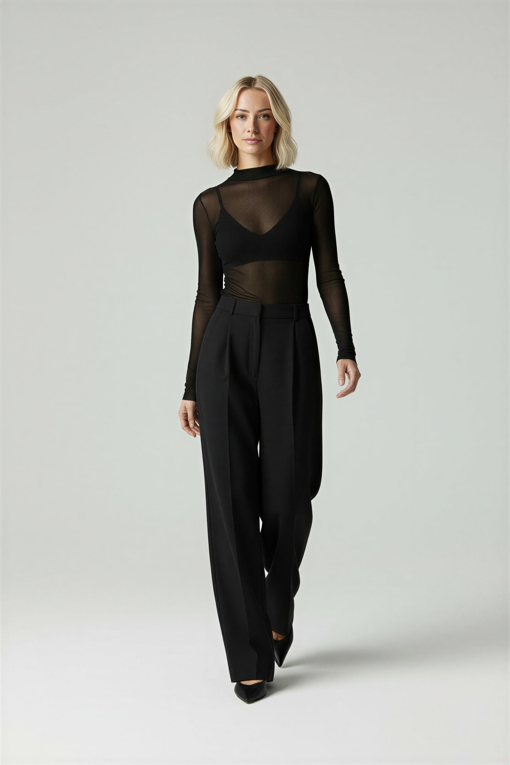 Ladies lounge pants featuring a relaxed fit and made from soft, breathable fabric, perfect for all-season comfort. 7