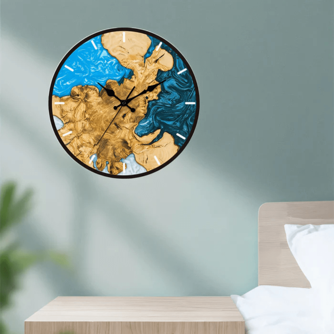 Large wall clock featuring a quartz mechanism, modern black minimalist design, 30 cm diameter, perfect for contemporary home decor. 4