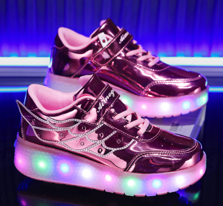 Luminous roller skate shoes featuring vibrant wheels and USB rechargeable lights, designed for children and teens, perfect for fun and stylish skating experiences. 7