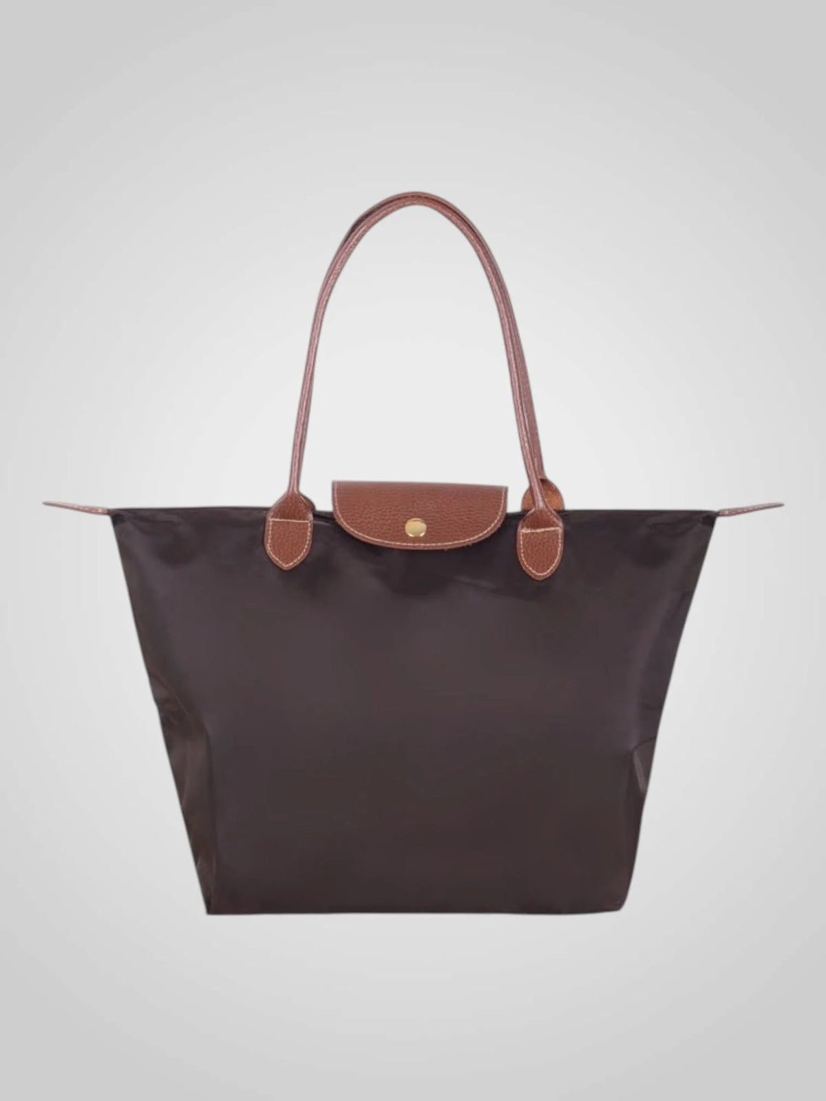 Luxury shoulder bag crafted from high-quality leather featuring a spacious interior and elegant design, perfect for everyday use. 6