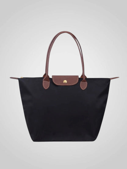 Luxury shoulder bag crafted from high-quality leather featuring a spacious interior and elegant design, perfect for everyday use. 0