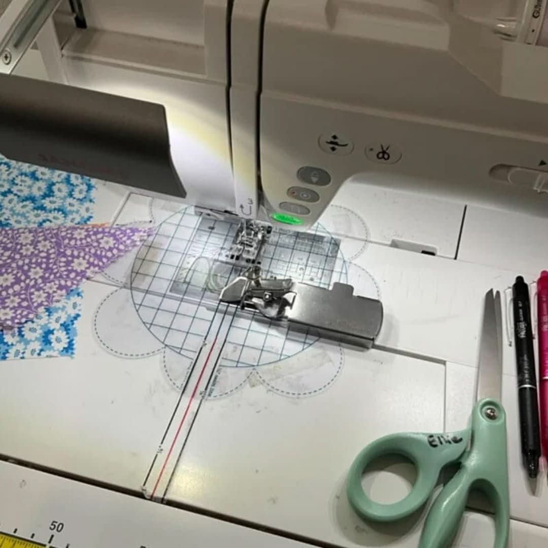 Magnetic Seam Guide for Precise Sewing, made of high-quality stainless steel, featuring universal compatibility for all sewing machines. 3