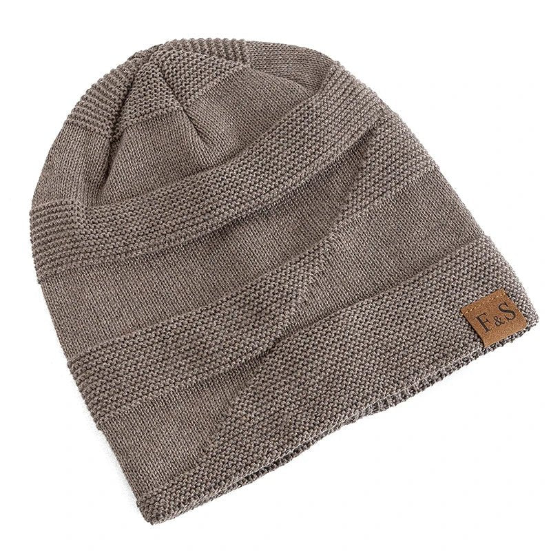 Men's winter hat with fur lining, warm acrylic beanie for cold weather, stylish and cozy design for men. 2