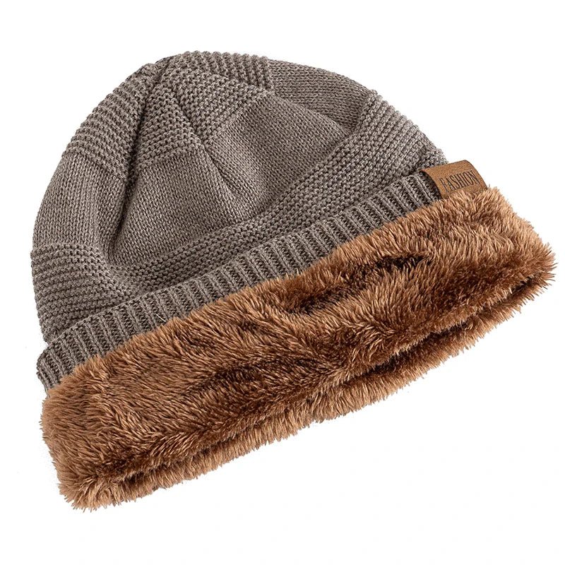 Men's winter hat with fur lining, warm acrylic beanie for cold weather, stylish and cozy design for men. 1
