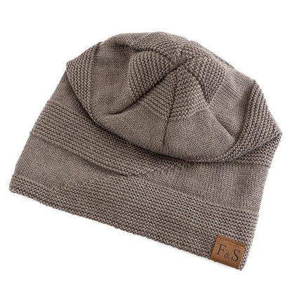 Men's winter hat with fur lining, warm acrylic beanie for cold weather, stylish and cozy design for men. 3