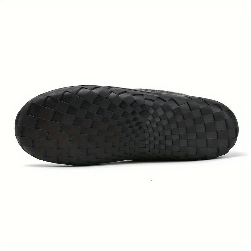 Men's slippers featuring a classic loafer design made with warm synthetic wool, perfect for winter comfort and relaxation. 7