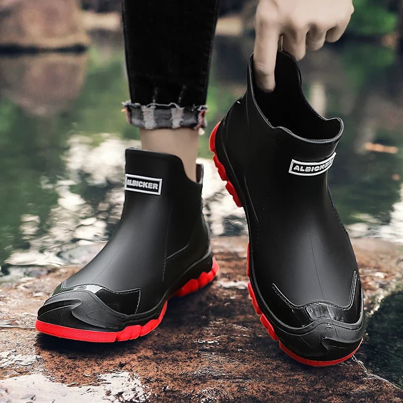 Men's lightweight waterproof ankle boots featuring an insulated design and anti-slip sole, perfect for outdoor adventures in wet conditions. 4