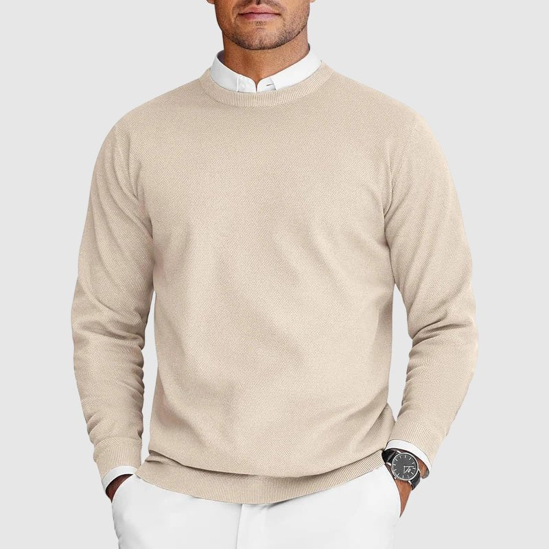 Men's wool sweater in soft, warm knitwear designed for layering, featuring a versatile casual style perfect for various occasions. 2