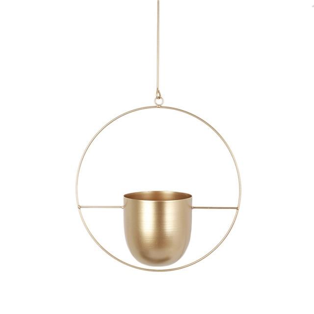 Minimalist plant hanger for hanging pots, featuring a modern metal design perfect for indoor use, showcasing versatility for various decor styles. 3