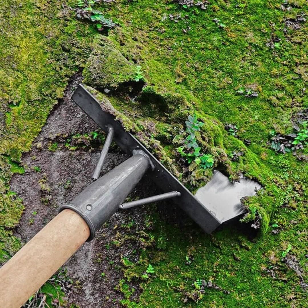 Multifunctional cleaning shovel featuring an ergonomic grip, made of durable manganese steel, designed for compact storage and versatile cleaning tasks. 6