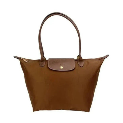 Natural leather handbag featuring a spacious interior, ideal for work and travel, with an elegant design perfect for daily use, dimensions 30cm x 19 0