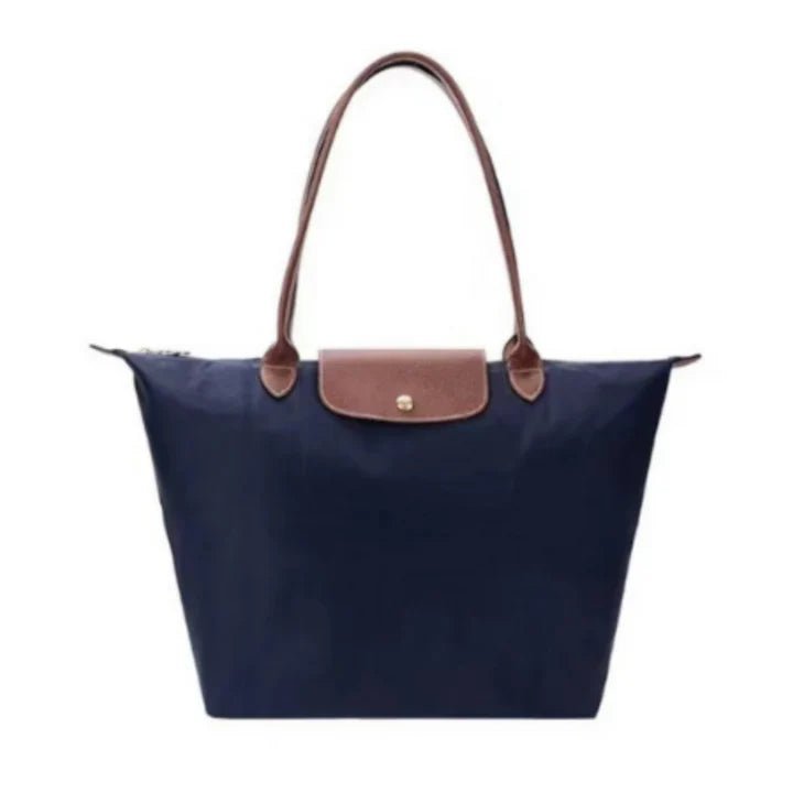 Natural leather handbag featuring a spacious interior, ideal for work and travel, with an elegant design perfect for daily use, dimensions 30cm x 19 7