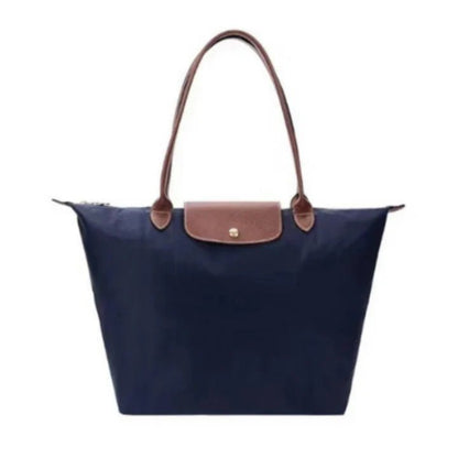 Natural leather handbag featuring a spacious interior, ideal for work and travel, with an elegant design perfect for daily use, dimensions 30cm x 19 7