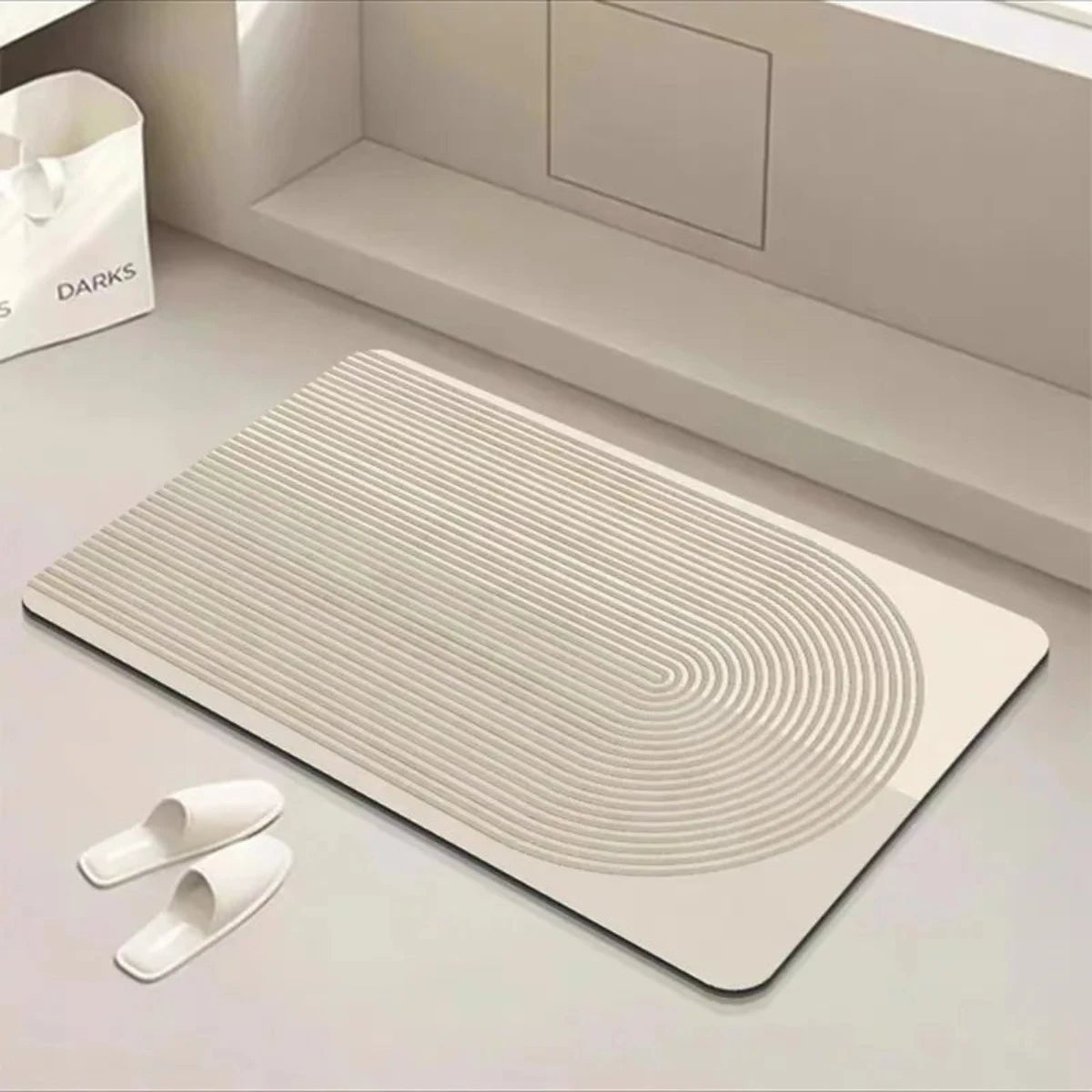 Non-slip bath mat featuring a super absorbent rubber base in an eco-friendly multicolor design, measuring 40x60 cm. 11