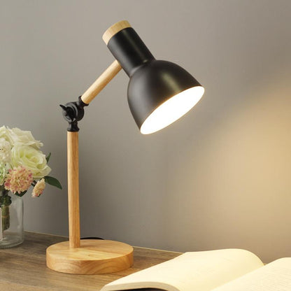 Nordic table lamp with adjustable height, featuring a wooden finish, perfect for minimalist bedside or desk decor. 0