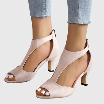 Orthopedic heels featuring a breathable design and stable support for a flexible fit, ideal for all-day comfort and foot health. 2