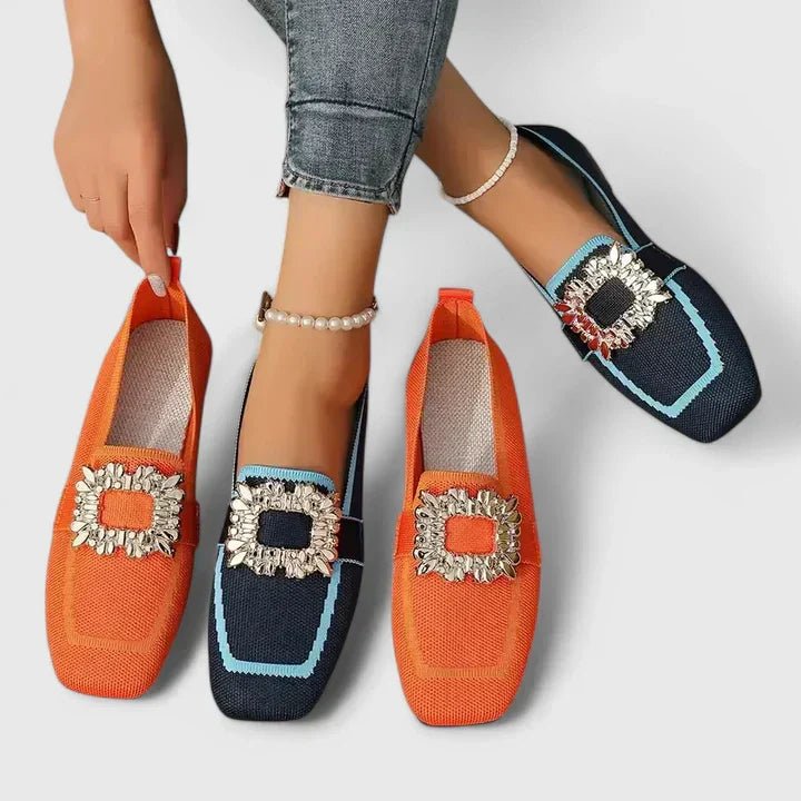 Orthopedic loafers for women featuring cushioned insoles in elegant black and brown, designed for everyday comfort and style. 2