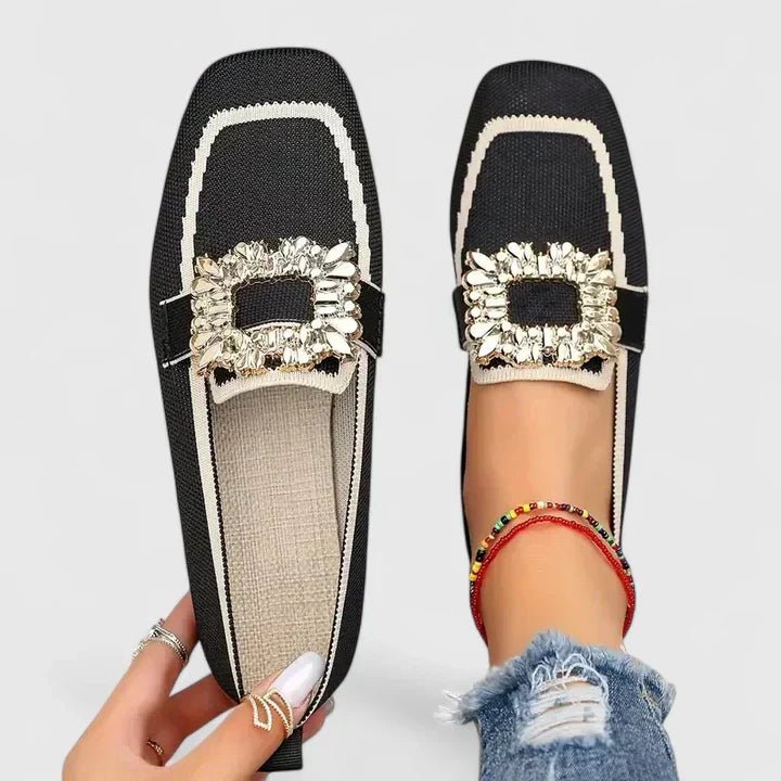 Orthopedic loafers for women featuring cushioned insoles in elegant black and brown, designed for everyday comfort and style. 3