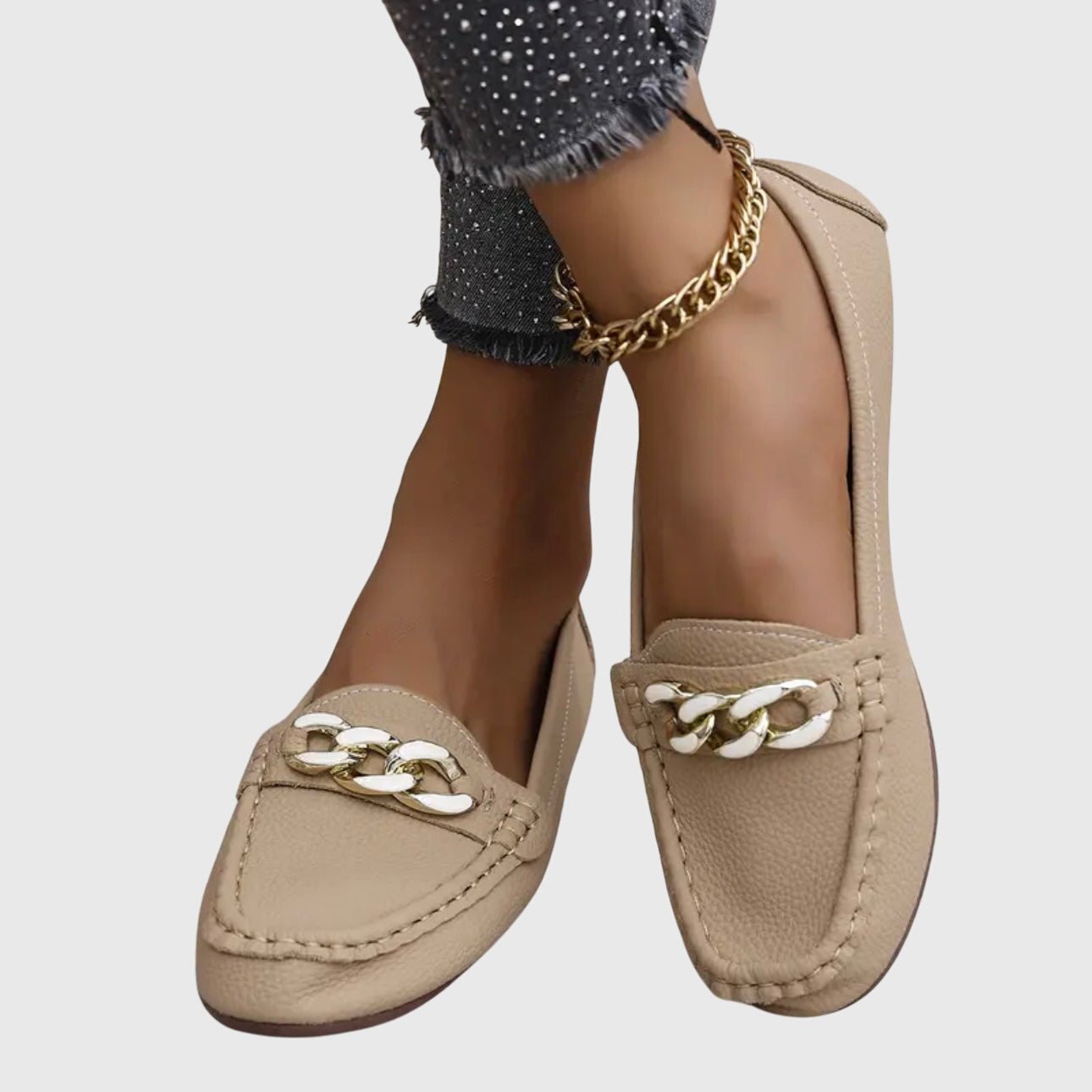 Orthopedic loafers featuring a cushioned insole and anti-slip sole, designed with a timeless style and elegant gold-chain detail. 5