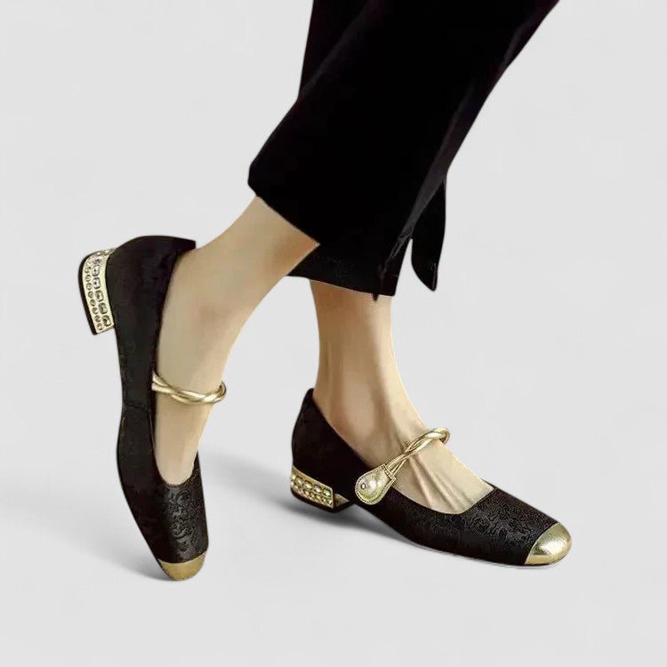Orthopedic Mary Jane shoes featuring a low block heel, combining vintage charm with modern elegance, perfect for all-day comfort and style. 5