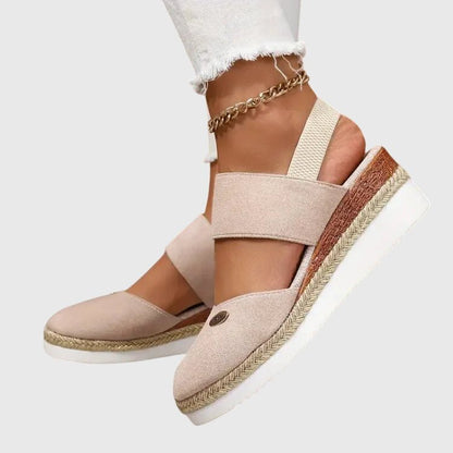 Orthopedic sandals for women featuring arch support and a breathable design, providing a custom fit for all foot shapes, ideal for comfort and style. 6