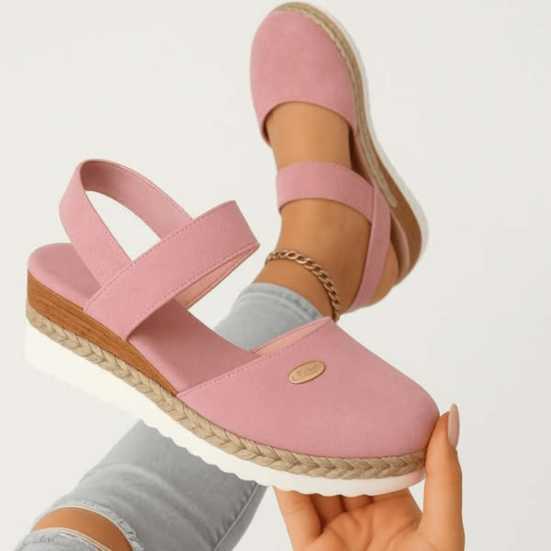 Orthopedic sandals for women featuring arch support and a breathable design, providing a custom fit for all foot shapes, ideal for comfort and style. 1