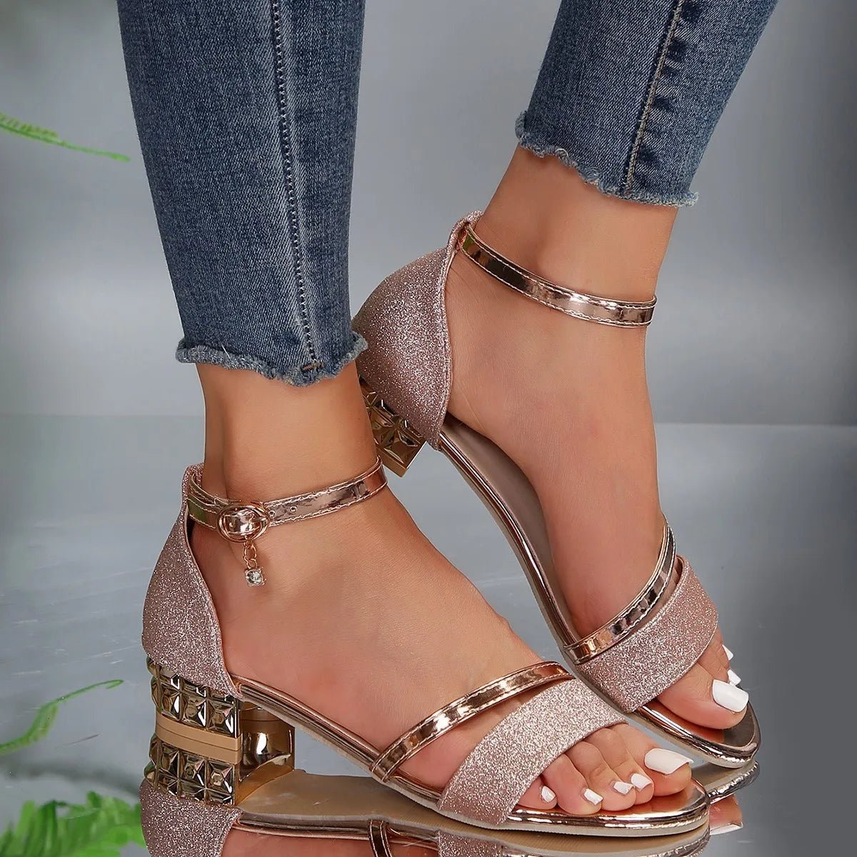 Orthopedic sandals featuring adjustable closure and ergonomic design made from breathable synthetic leather, perfect for comfort and support. 3