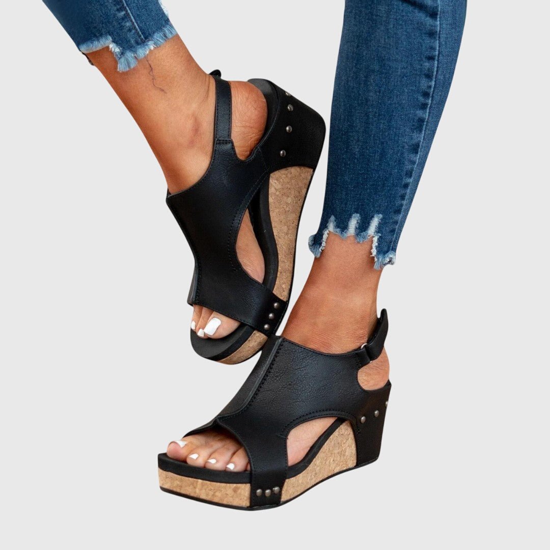 Orthopedic sandals featuring a cushioned insole and adjustable buckle for a comfortable fit, designed with a lightweight and versatile style suitable for everyday wear. 6