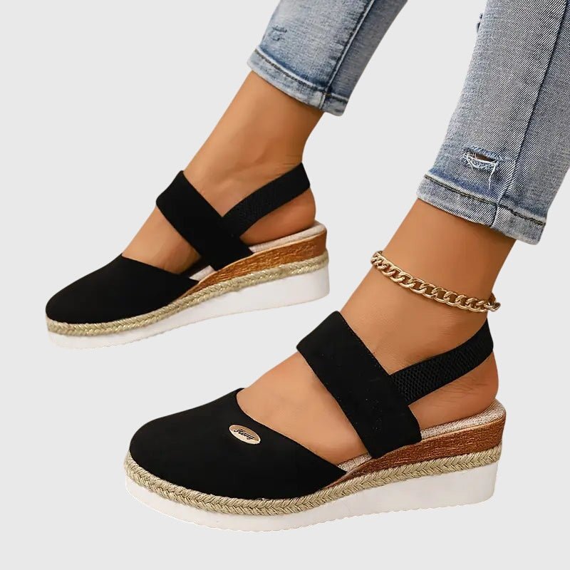 Orthopedic sandals featuring ultimate cushioning and a breathable design for enhanced stability, designed for a custom fit suitable for all sizes. 3