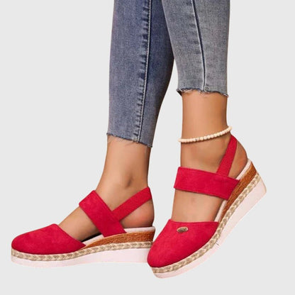 Orthopedic sandals featuring ultimate cushioning and a breathable design for enhanced stability, designed for a custom fit suitable for all sizes. 9
