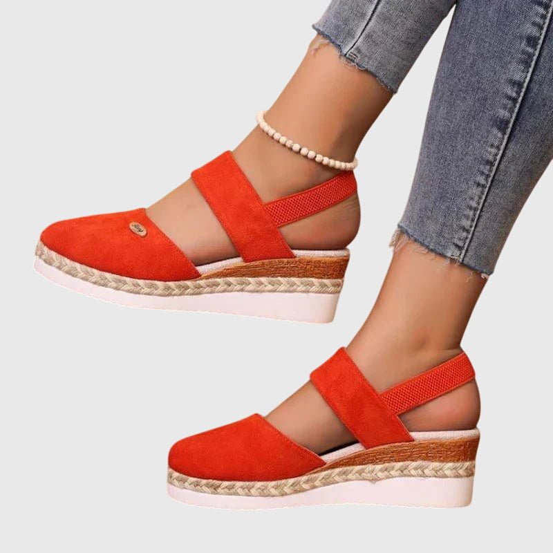 Orthopedic sandals featuring ultimate cushioning and a breathable design for enhanced stability, designed for a custom fit suitable for all sizes. 4