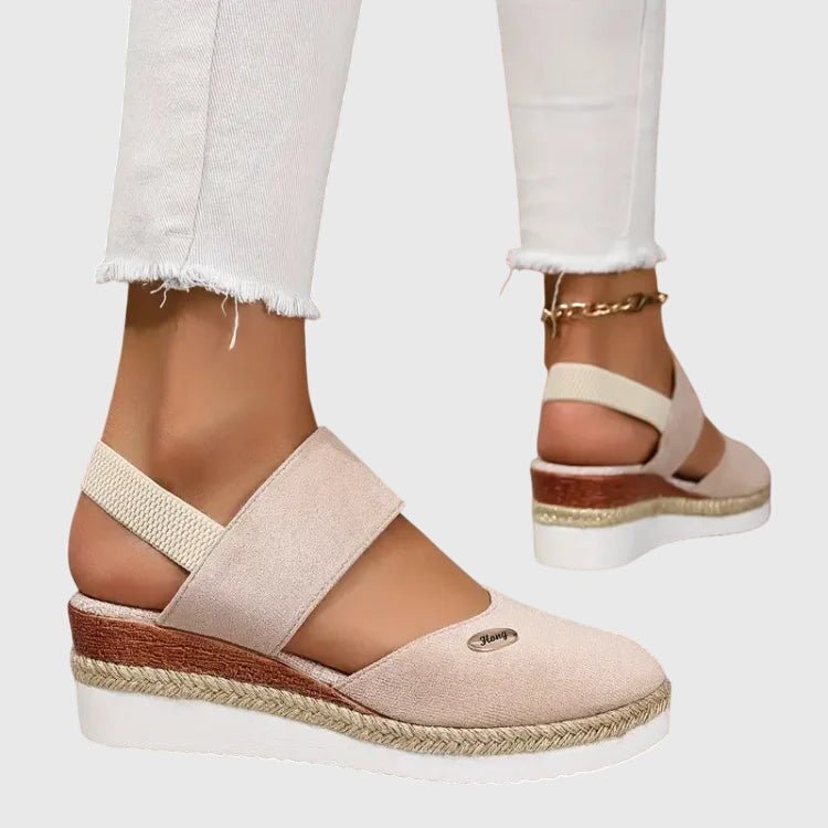 Orthopedic sandals featuring ultimate cushioning and a breathable design for enhanced stability, designed for a custom fit suitable for all sizes. 8