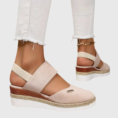 Orthopedic sandals featuring ultimate cushioning and a breathable design for enhanced stability, designed for a custom fit suitable for all sizes. 8