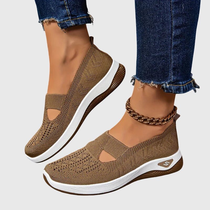 Orthopedic slip-on shoes for women featuring enhanced walking support and breathable insoles for maximum comfort and foot care. 2