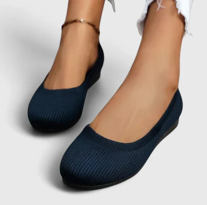 Orthopedic slip-on women's shoes featuring a cushioned footbed for lightweight comfort, perfect for daily wear and supportive footwear. 2