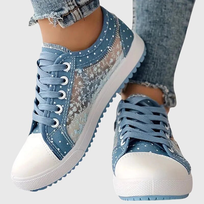 Orthopedic sneakers featuring arch support and cushioned insoles, designed with a wide toe box for enhanced comfort and foot health. 1