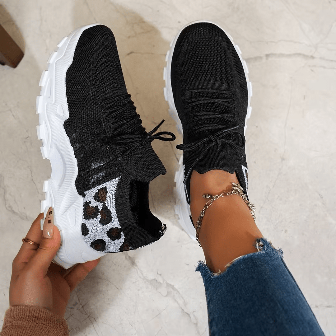 Orthopedic sneakers featuring arch support, shock-absorbing soles, and a wide toe box for ultimate comfort and foot health. 9