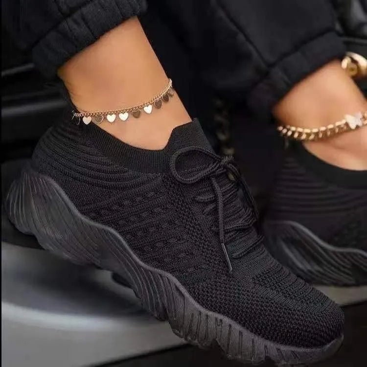 Orthopedic walking sneakers for women featuring a lightweight mesh upper and a supportive footbed, ideal for walking and travel. 2