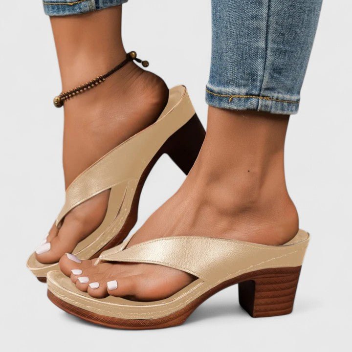 Orthopedic women's heels featuring an ergonomic footbed and shock-absorbing sole, designed in elegant synthetic leather for comfort and style. 7