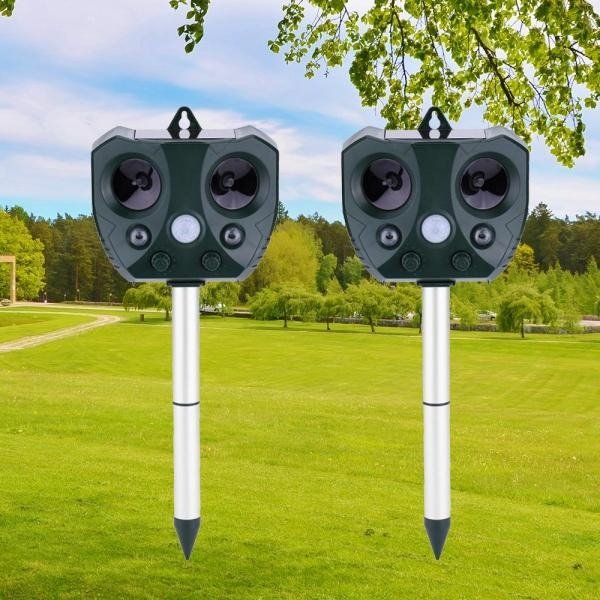Outdoor Ultrasonic Pest Repeller featuring a PIR Motion Sensor, powered by solar and USB, designed with a weather-resistant casing for effective pest control in gardens 4