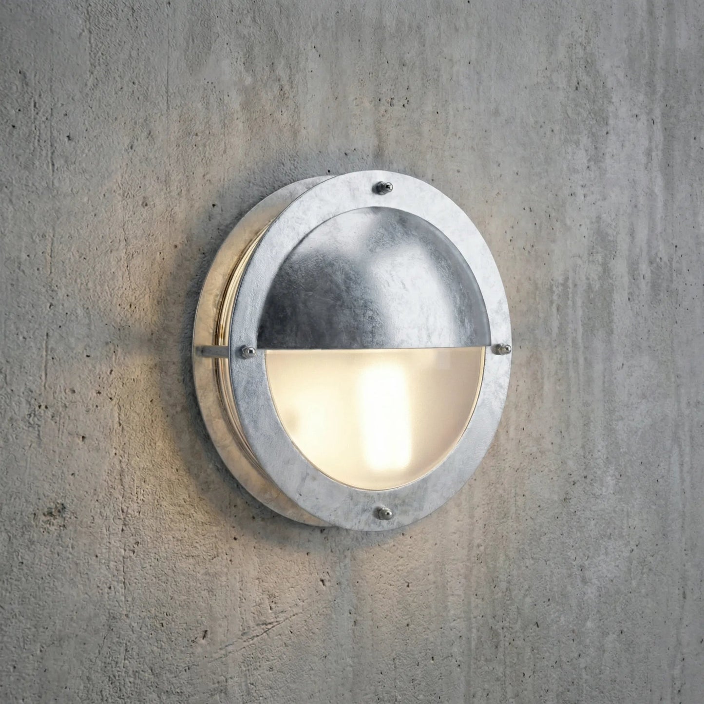 Outdoor wall lamp made of galvanized steel, featuring a weatherproof design and a dimming function, ideal for enhancing outdoor spaces with adjustable lighting. 1