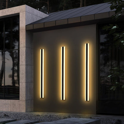 Outdoor wall lamp featuring a minimalist iron design and warm white LED glow, ideal for enhancing exterior lighting in gardens, patios, and entryways. 5