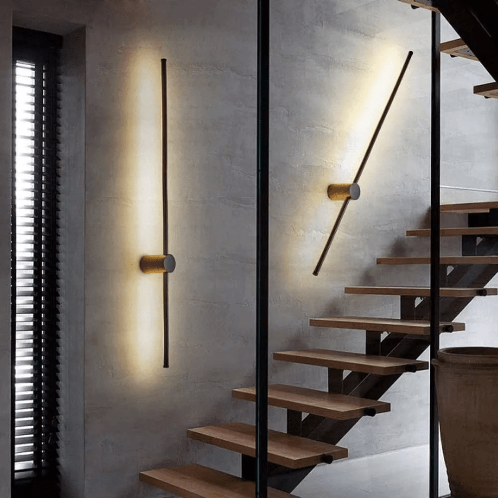 Modern aluminum outdoor wall light with weatherproof design, featuring energy-efficient LED technology, perfect for illuminating gardens and patios. 3