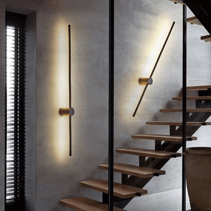 Modern aluminum outdoor wall light with weatherproof design, featuring energy-efficient LED technology, perfect for illuminating gardens and patios. 3