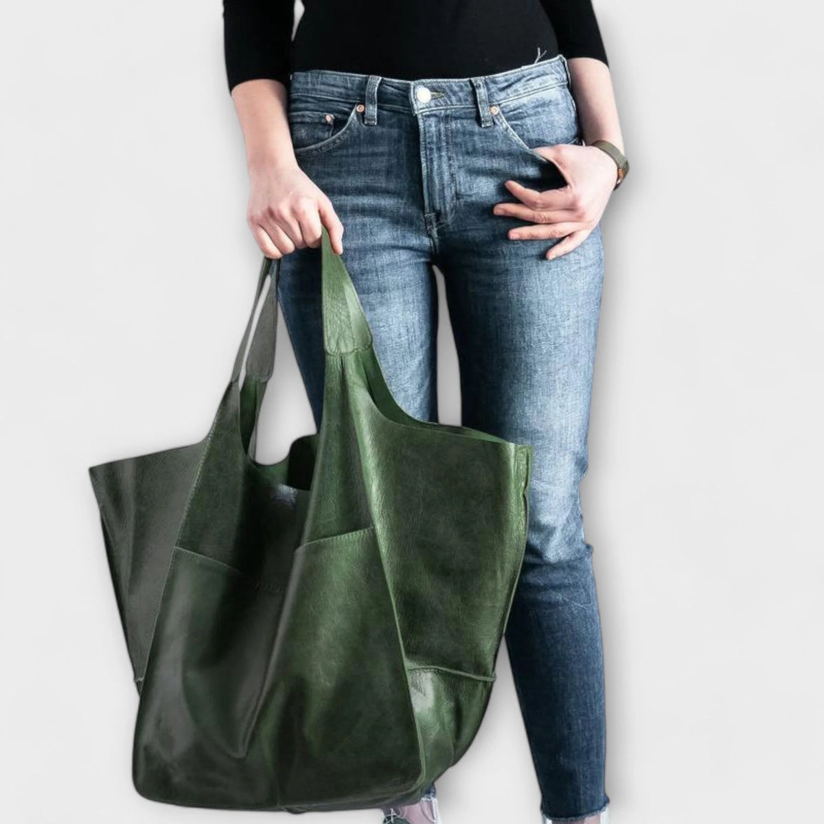 Oversized shoulder bag made of durable PU leather, featuring a versatile design and elegant style, perfect for everyday use. 7