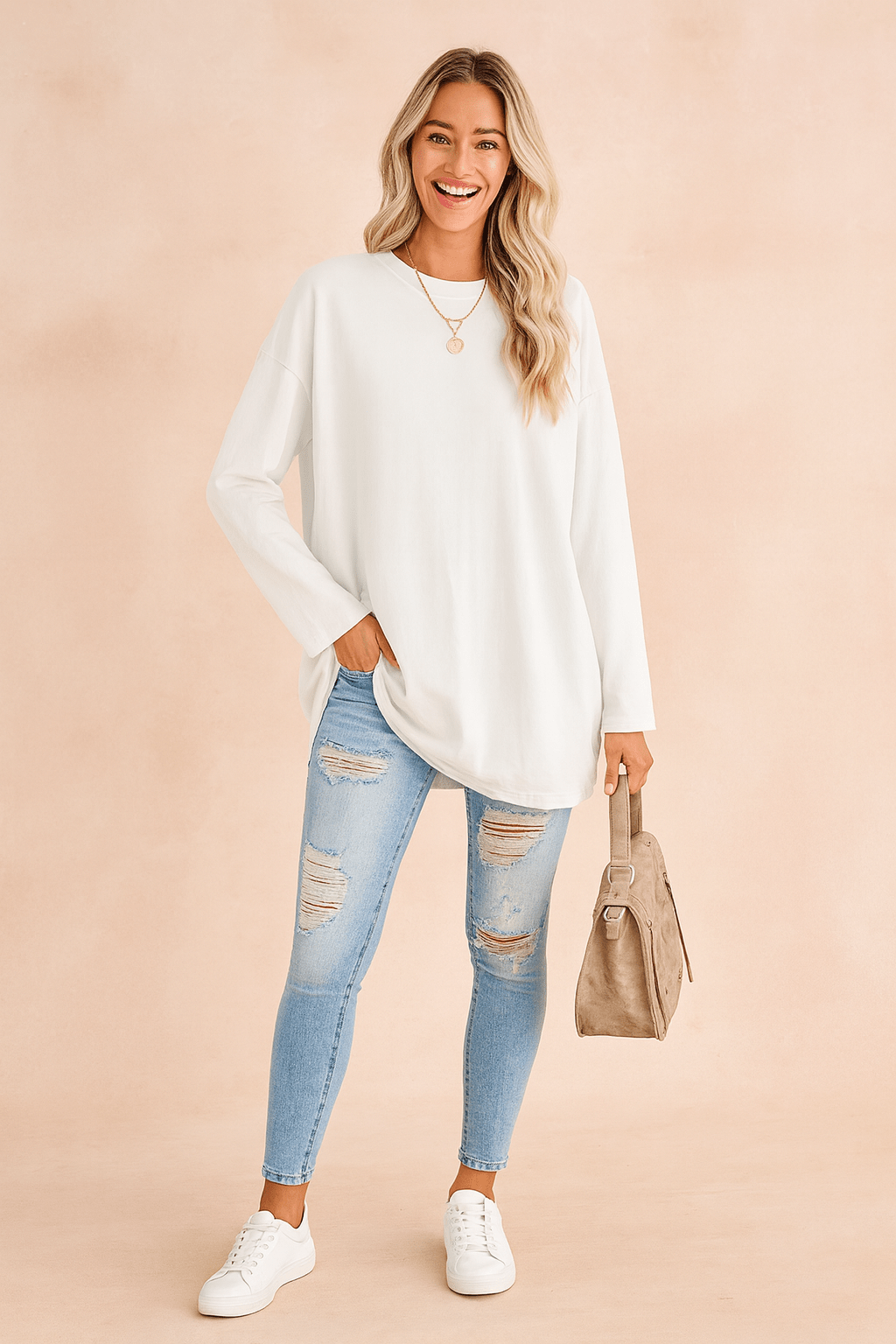 Oversized sweater for women featuring a loose fit, perfect for comfortable knitwear and casual style, showcasing a cozy design in soft fabric. 9